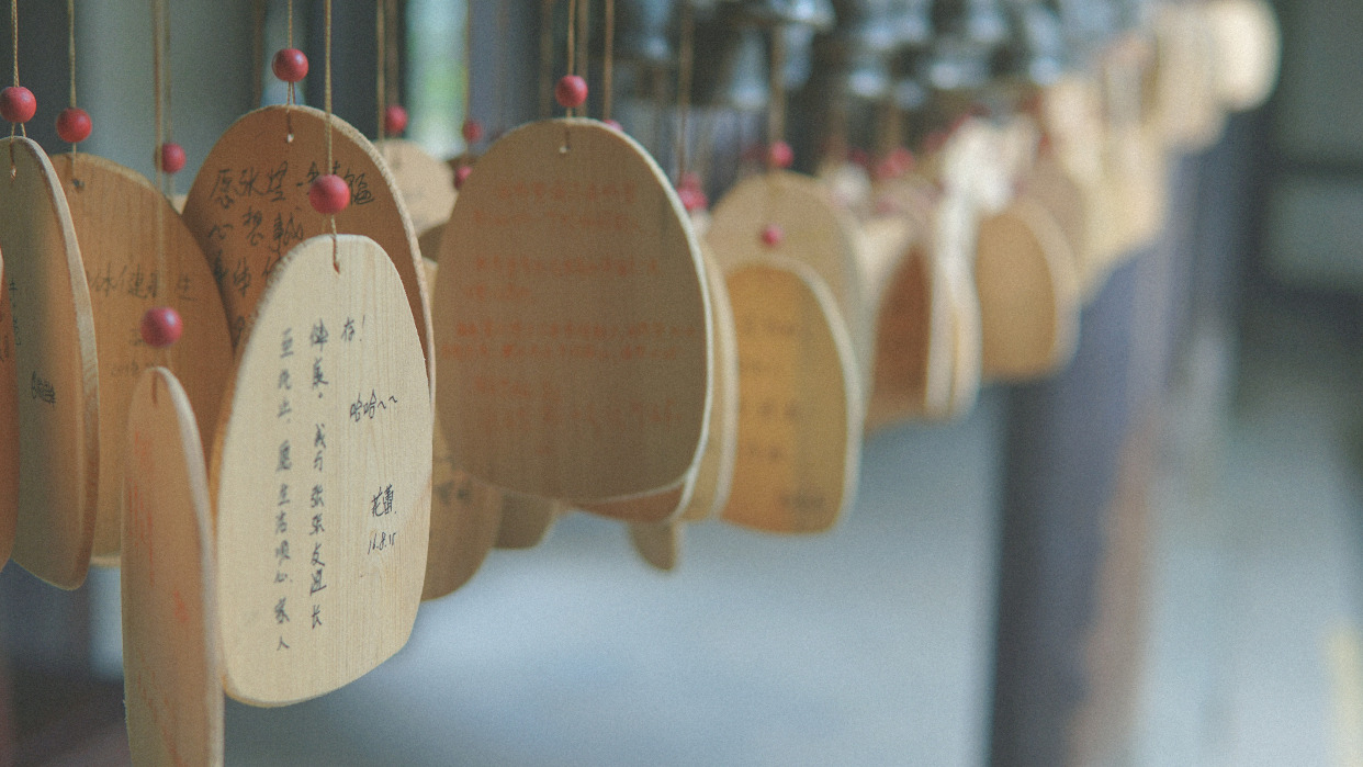 面对亲情都很淡薄的人值得交往吗,人生苦短好好珍惜身边的亲情