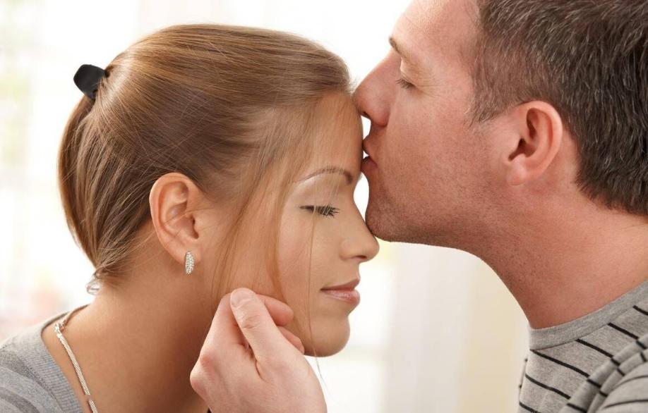 夫妻亲吻要注意什么,夫妻接吻要注意什么