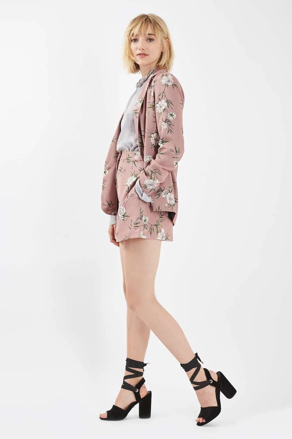 2022全球30位热门女装服装联名设计师和艺术家