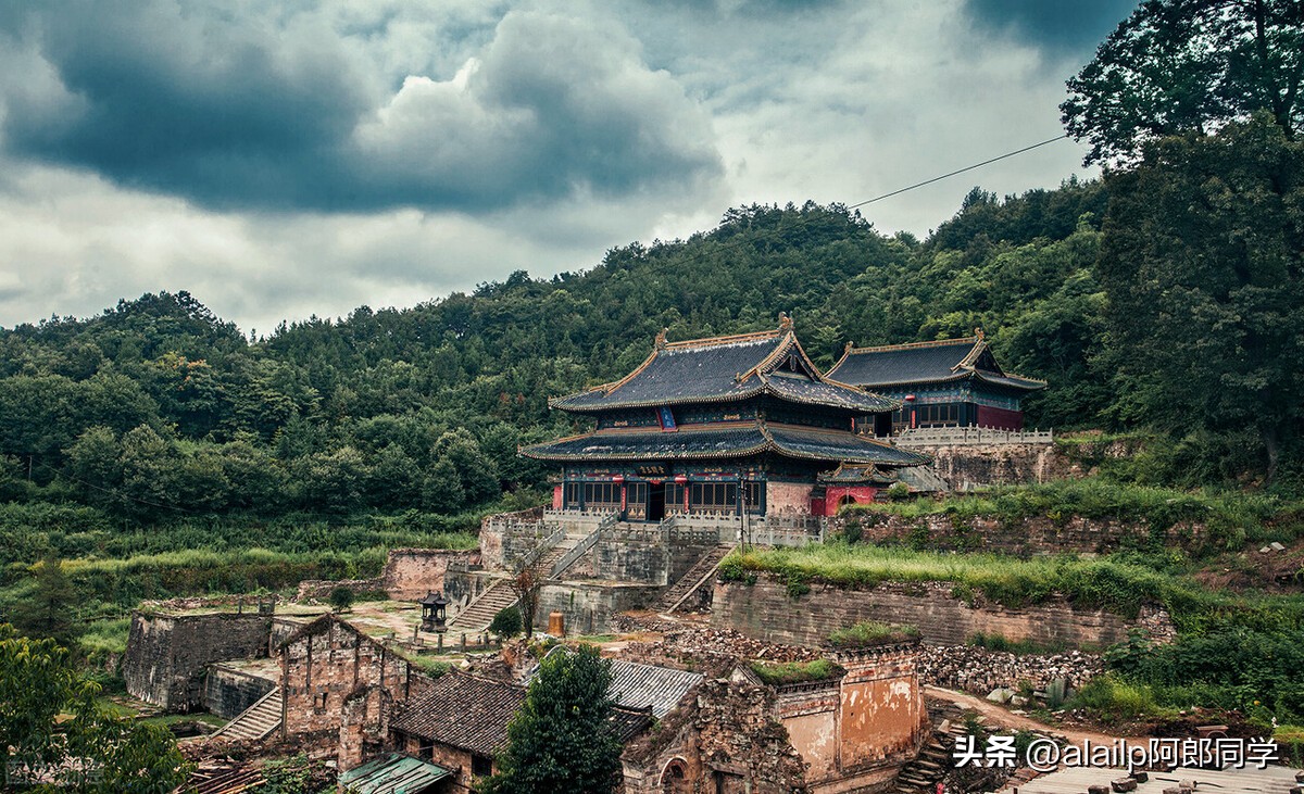 （杂谈知识点）烧香有哪些忌讳和禁忌？道教为何不提倡烧檀香？