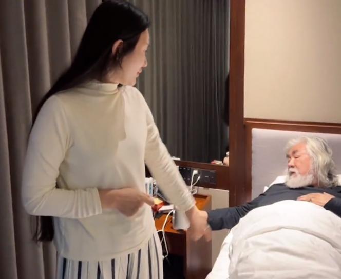 十位感染新冠的名人有没有死,12月因新冠去世的名人