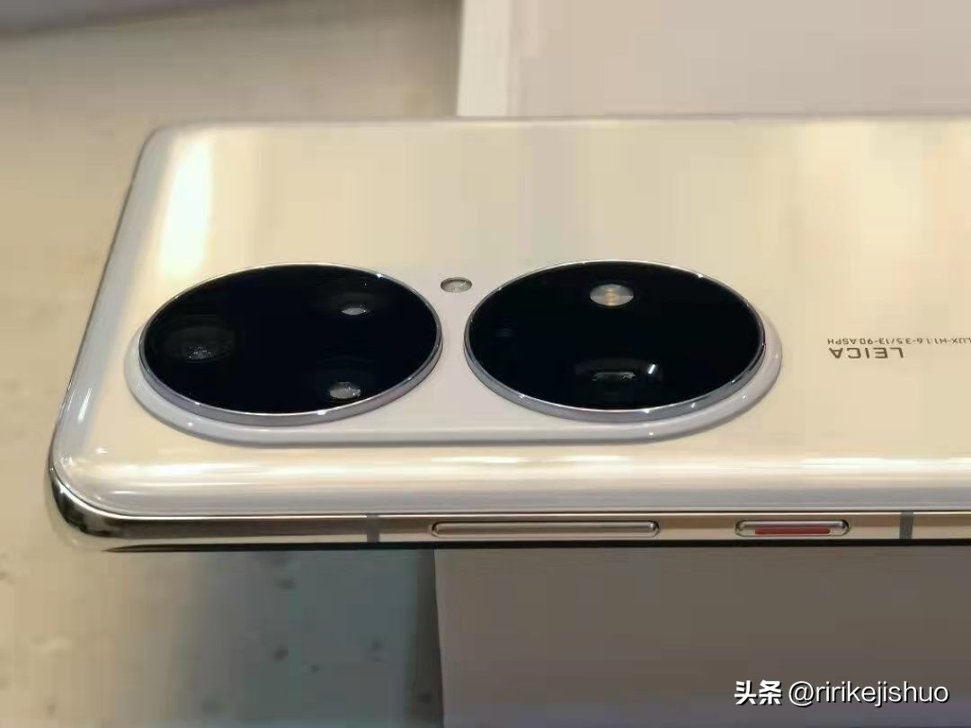 从5988跌至3689，IP68防水+200倍变焦，华为太猛了