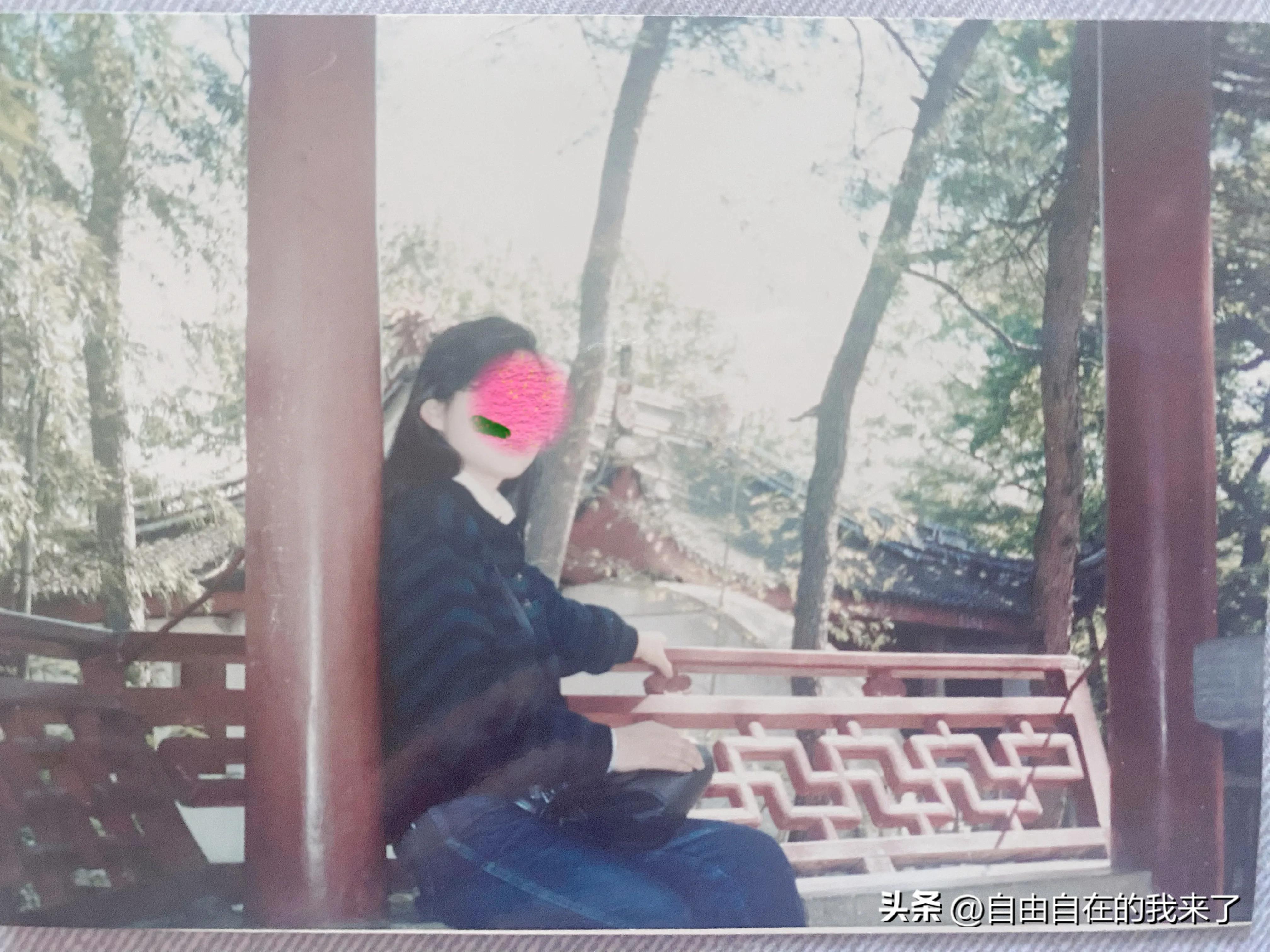 三十多年前，和老头恋爱时去奉化溪口游玩，买的爱的信物珍藏至今