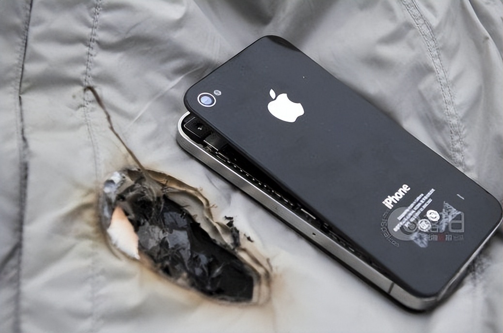 苹果充电被电到人要截肢,买iphone遭电击