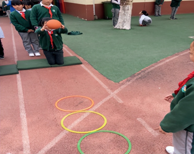 体育中小学训练用球,体育游戏在小学中的实践研究