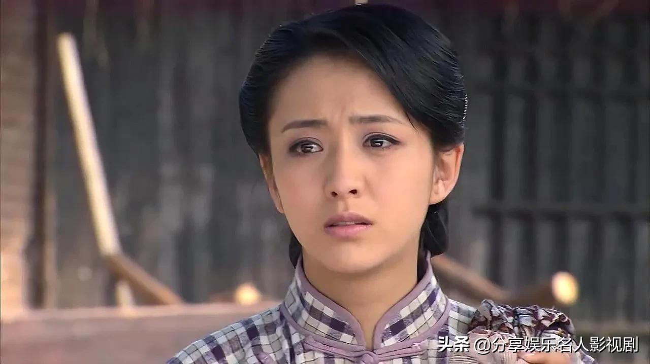 雪中裴南苇白冰,雪中裴南苇