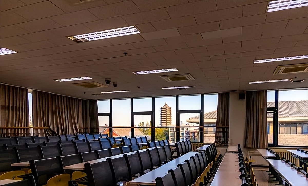 中国最自由的大学,是它。