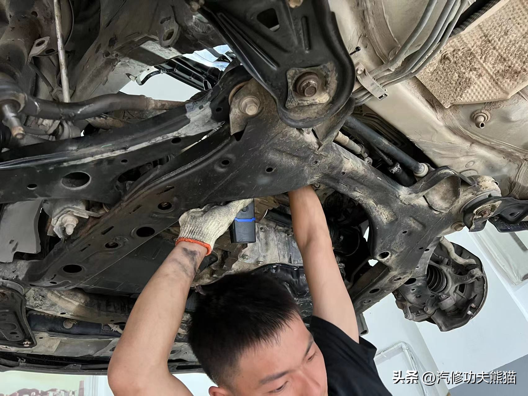 一车传三代丰田越野,六代半丰田凯美瑞烧机油