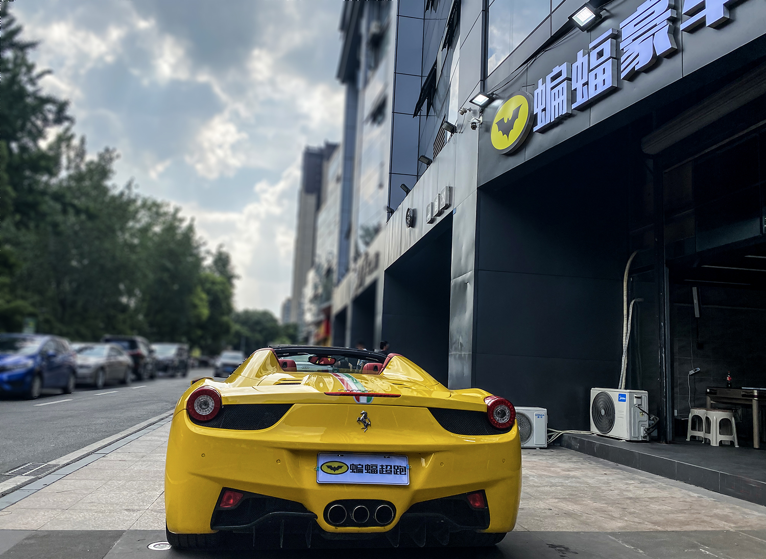 旅游哪里可以租跑车的,国内旅游租跑车