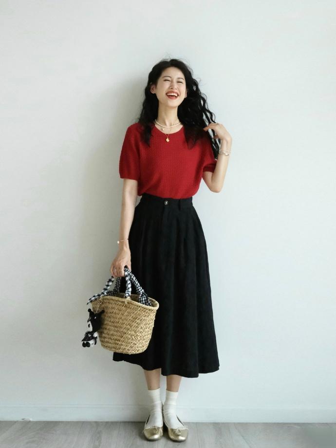 小草编包方包怎么搭配好看,洋气精致草编包小个子百搭