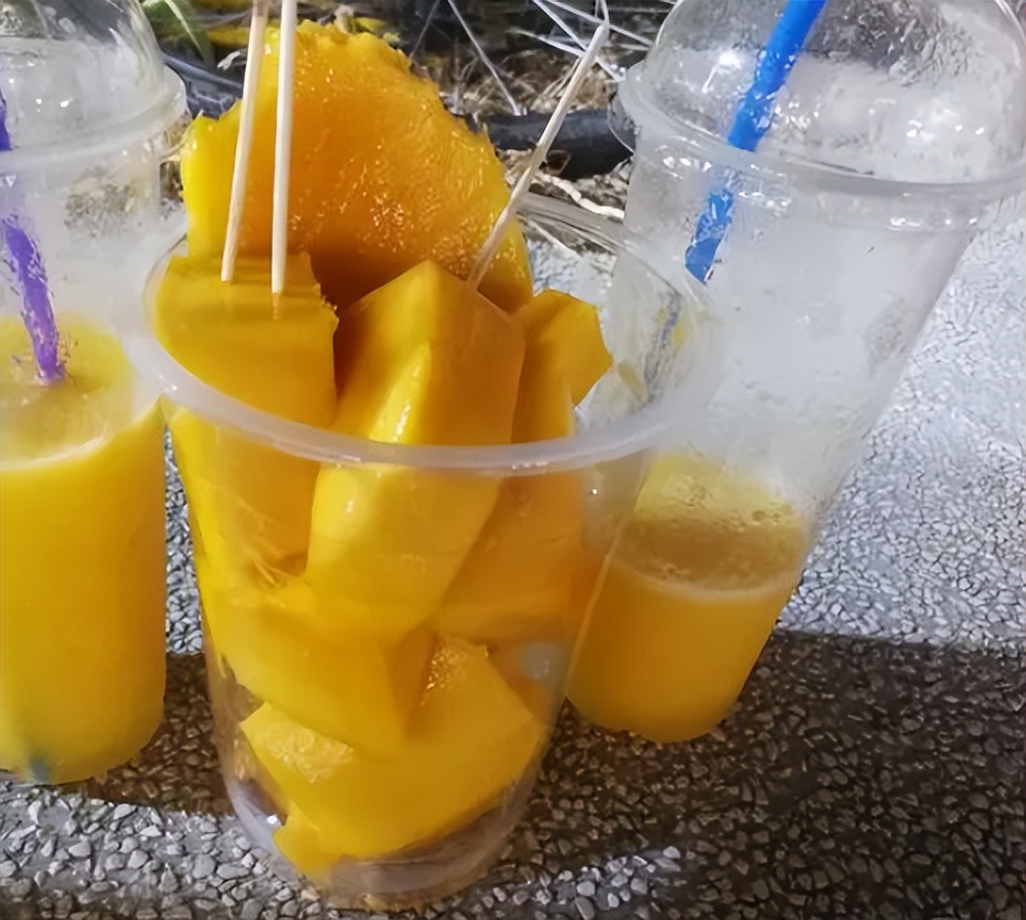 印度美女来中国旅游，第3天回国，心里纳闷：中国的钱很好赚？