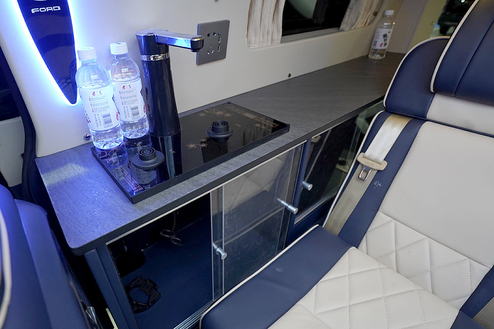 C本可开，主打个性定制化！搏创全顺升顶商旅房车满足7口之家出行