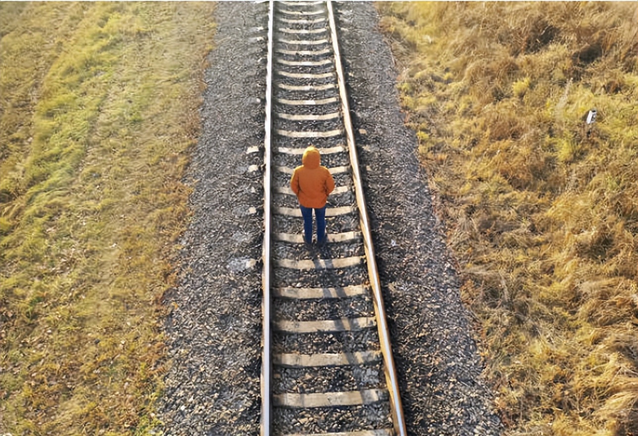 孤独的人不一定没有社交能力,一个人太孤独怎么突破社交壁垒