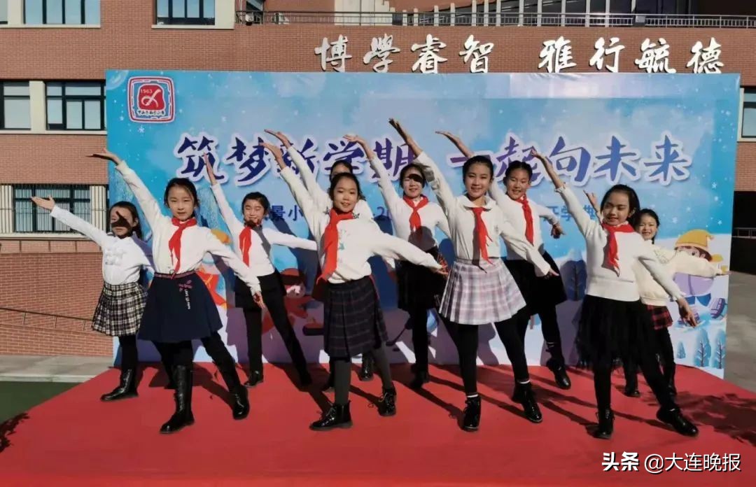 太阳当空照花儿对我笑完整版,太阳当空照花儿对我笑儿童歌曲