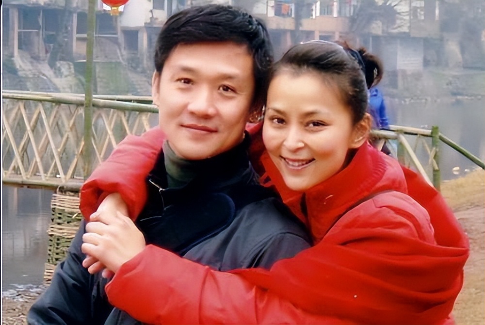 黄志忠和何音离婚后悔吗,黄志忠与何音走进了婚姻