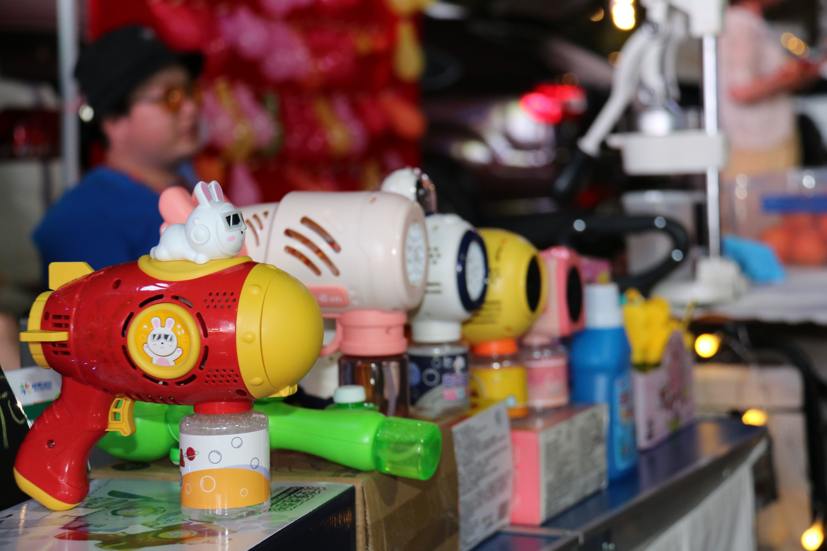 不想上班的的年轻人都在干嘛,现在的年轻人都不努力工作