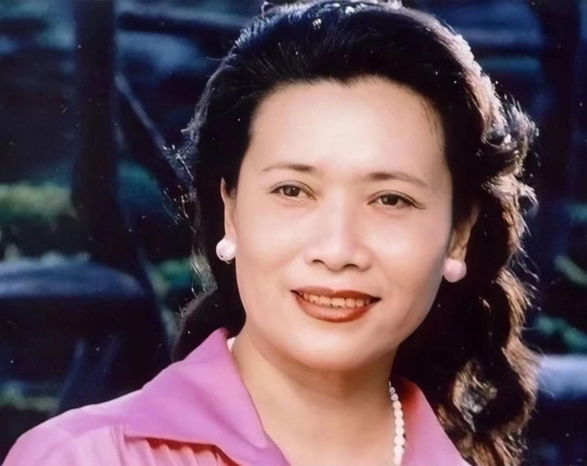 朱逢博丈夫骨灰摆放在哪里,著名女歌唱家朱逢博近况