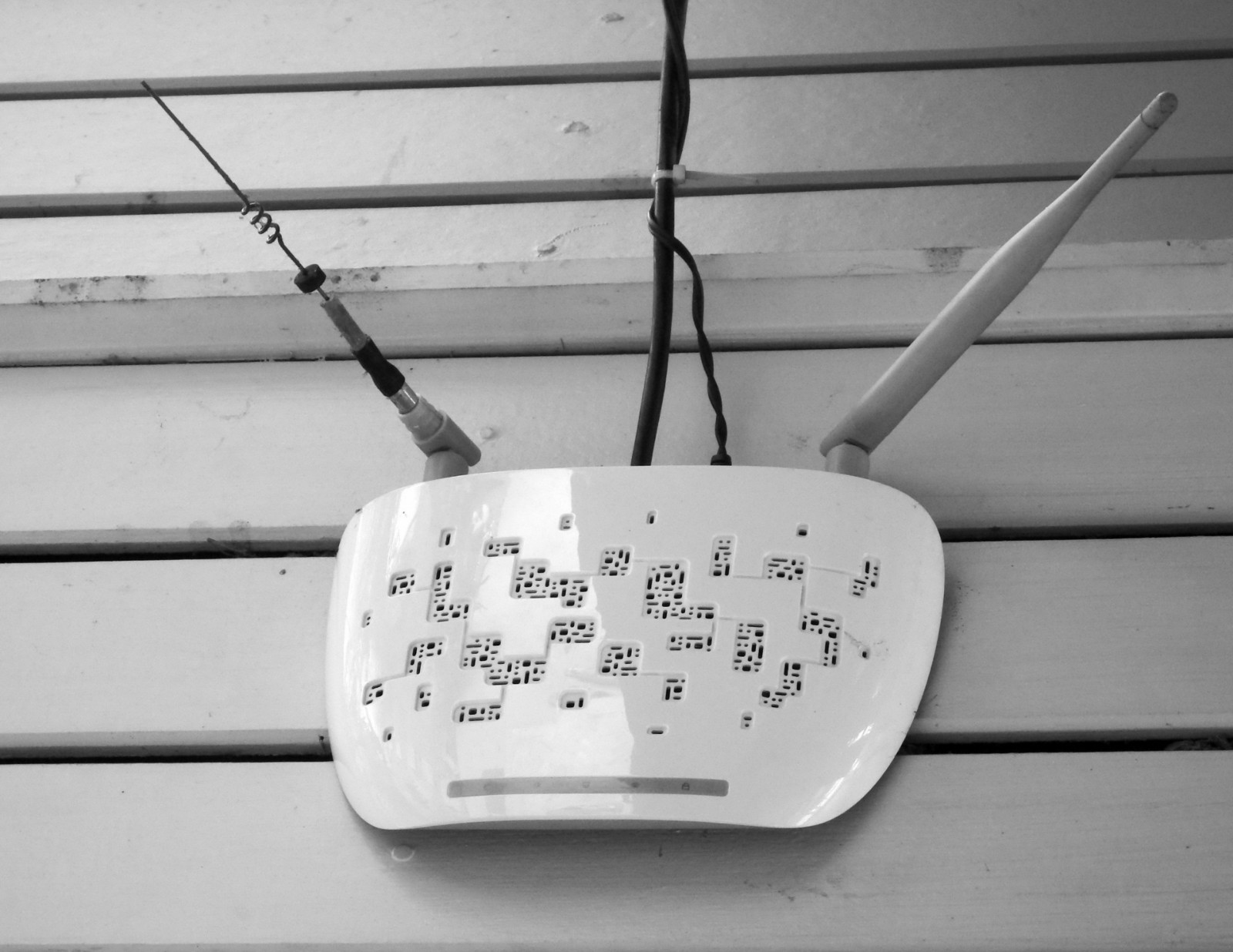 家里路由器网速变慢了怎么办,网速越来越慢和路由器有关吗