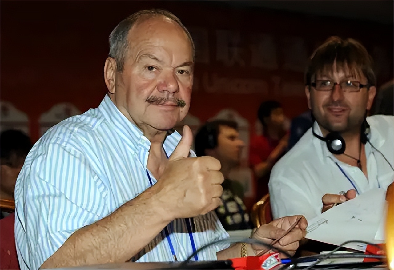 “国际*子骗**”施拉普纳：万人吹捧上春晚，球队爆冷万人嫌