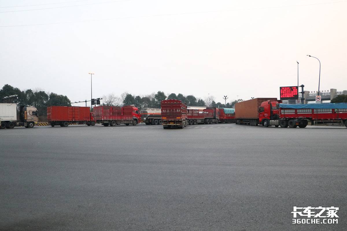 货车超载黑幕,9.6米四轴货车超载上高速技巧