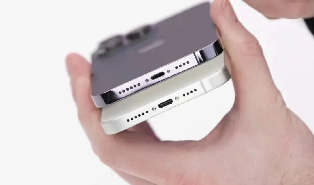 iPhone15「真机」提前上手！颜值炸裂，更薄更耐摔