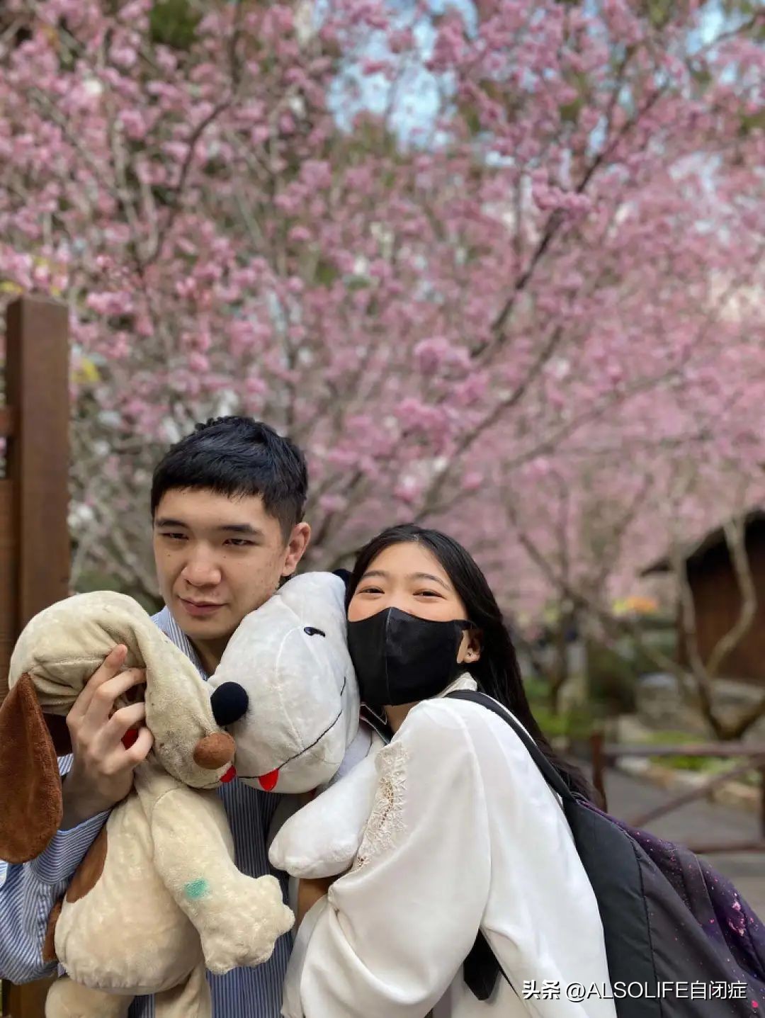 因自闭症弟弟成为语言治疗师，姐姐分享干预知识做网红博主