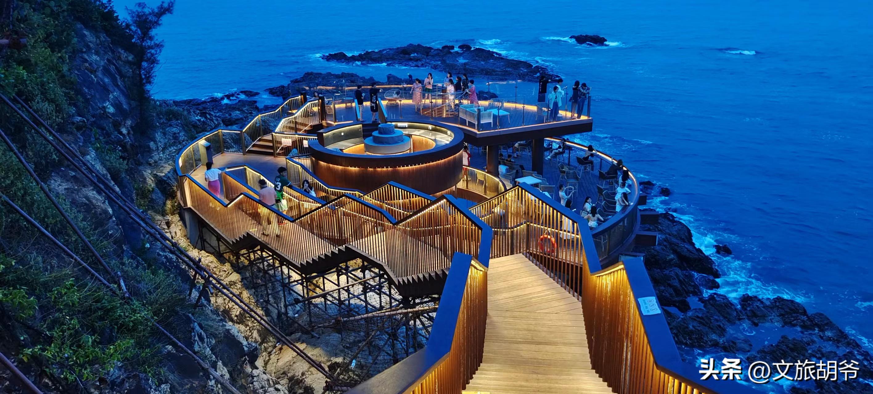 海岸礁石旅游攻略,巴厘岛式悬崖礁石酒吧