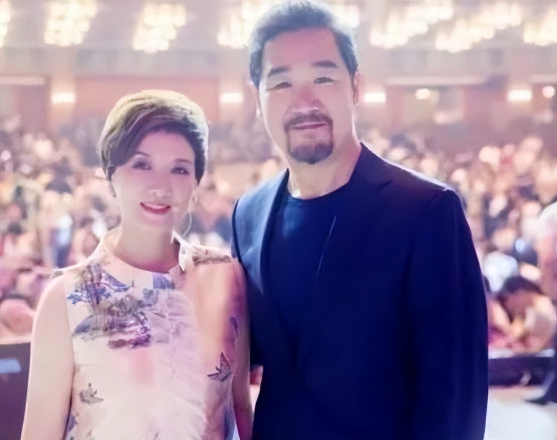 为继子终生不育、为继女隐婚10年，娱乐圈的明星后妈，只服这10位