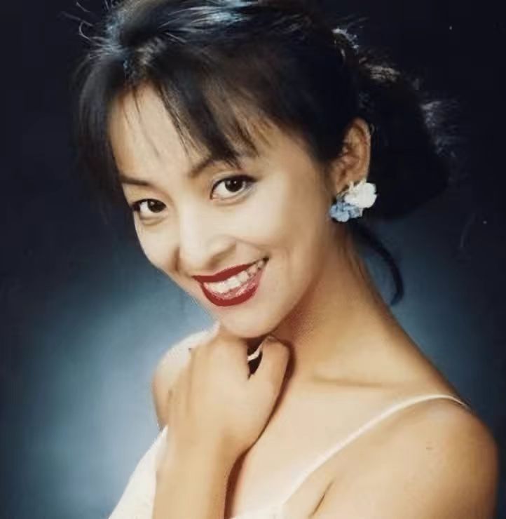 李勤勤晒出日常生活,59岁李勤勤