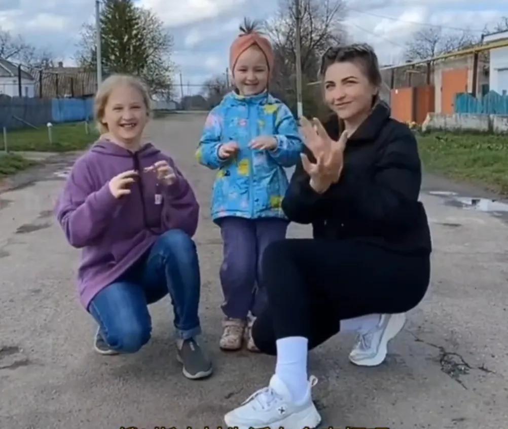 恋爱小故事：我娶了俄罗斯花店女孩莉娜，带她回国见了农村父母