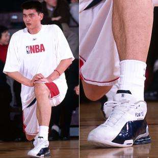 姚明当年为什么拒绝湖人,姚明现在怎么穿耐克了