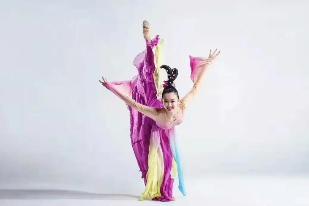 舞动未来|引领新风潮，哈尔滨唯尚艺术培训学校专场来喽