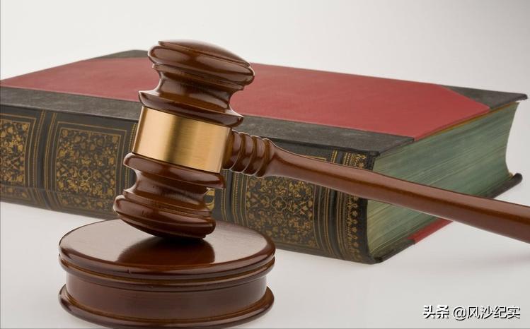 2021年父亲患癌去世，杭州女员工回家奔丧3天，公司：你被开除了