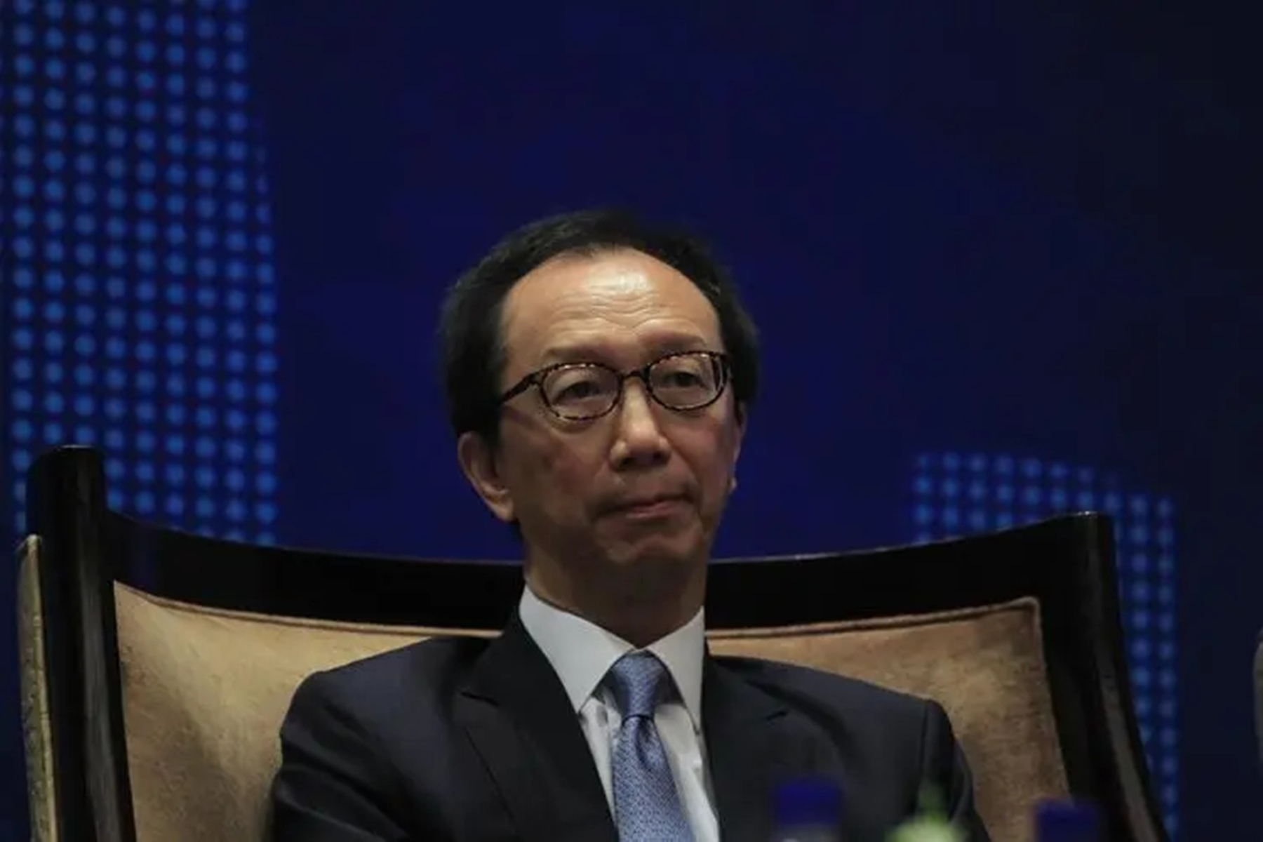 香港“财神爷”梁锦松：为香港狂赚3万亿，花100亿为妻子买医院