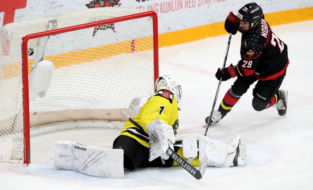 WHL|深圳万科阳光5比1吹散龙卷风，赵启男取得下半赛季第一分