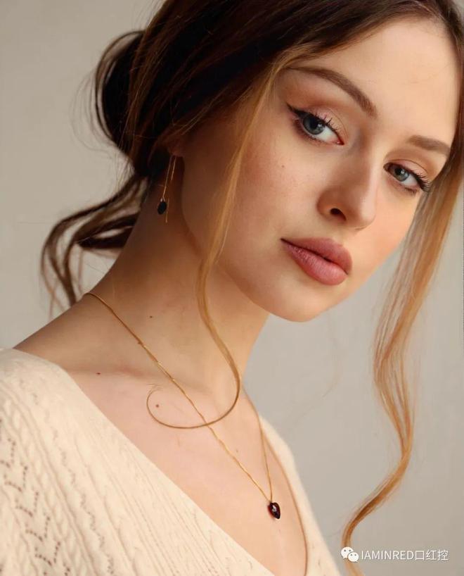 6支灰粉色口红都非常美，哪一款是你的菜？