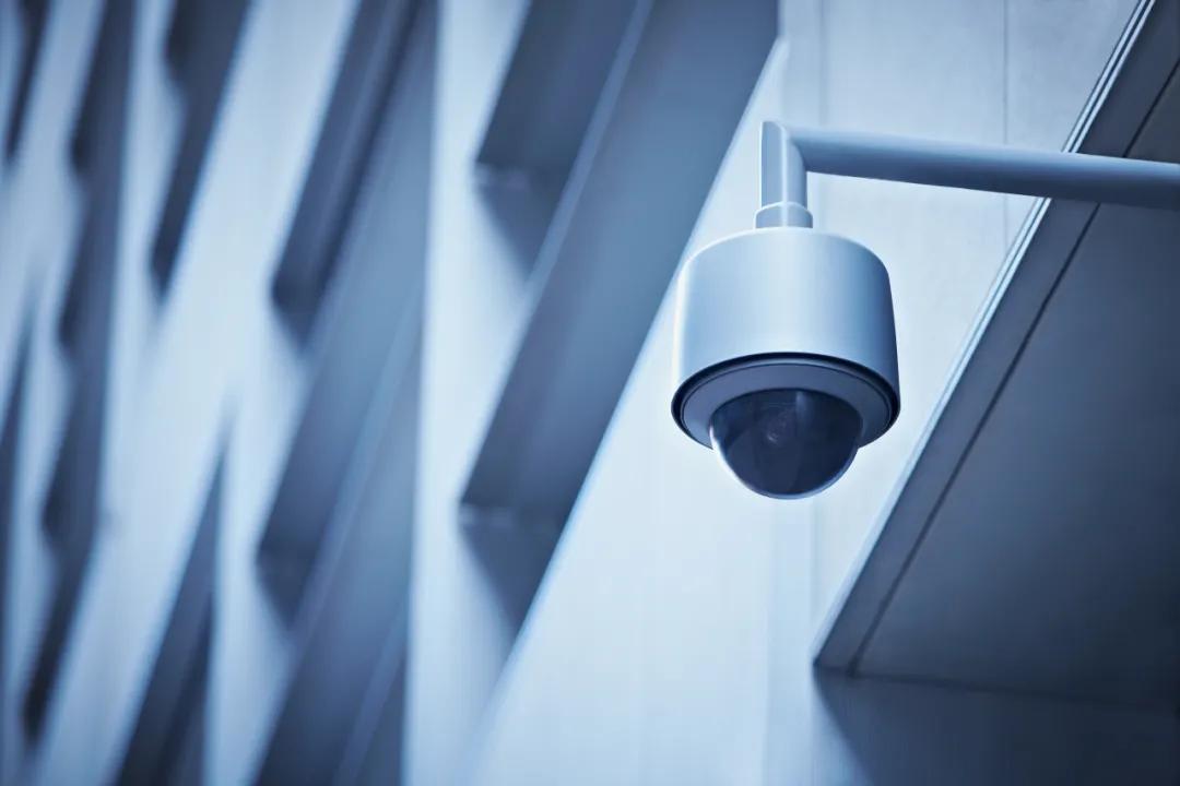 男子在酒店安装设备*拍偷**51对入住旅客？判了！最高检发布指导性案例中国普法