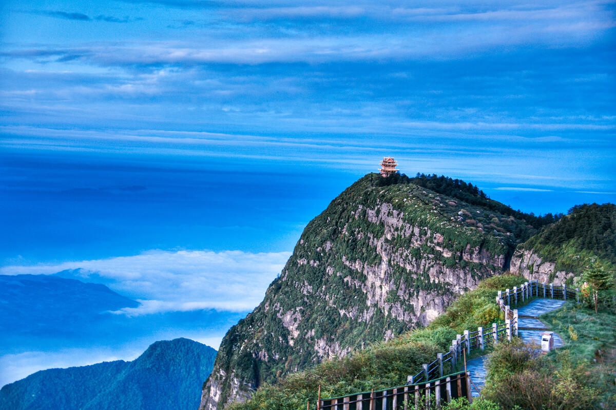 中国十大名山值得爬的,十大名山你爬过哪几座