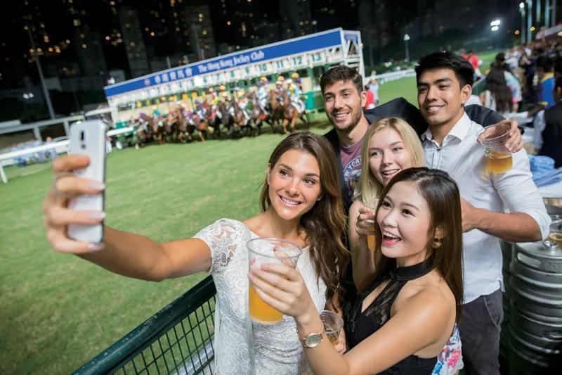 香港赛马场是各阶层文化的小集合