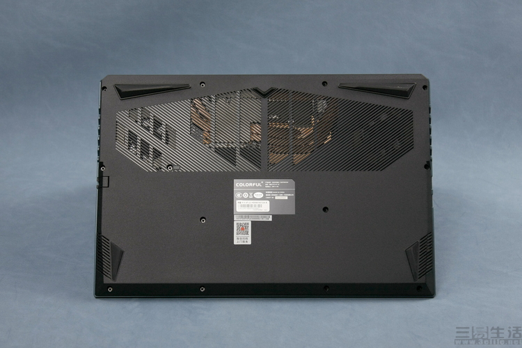 七彩虹将星x15at4050开箱,七彩虹将星x15at高配游戏测评