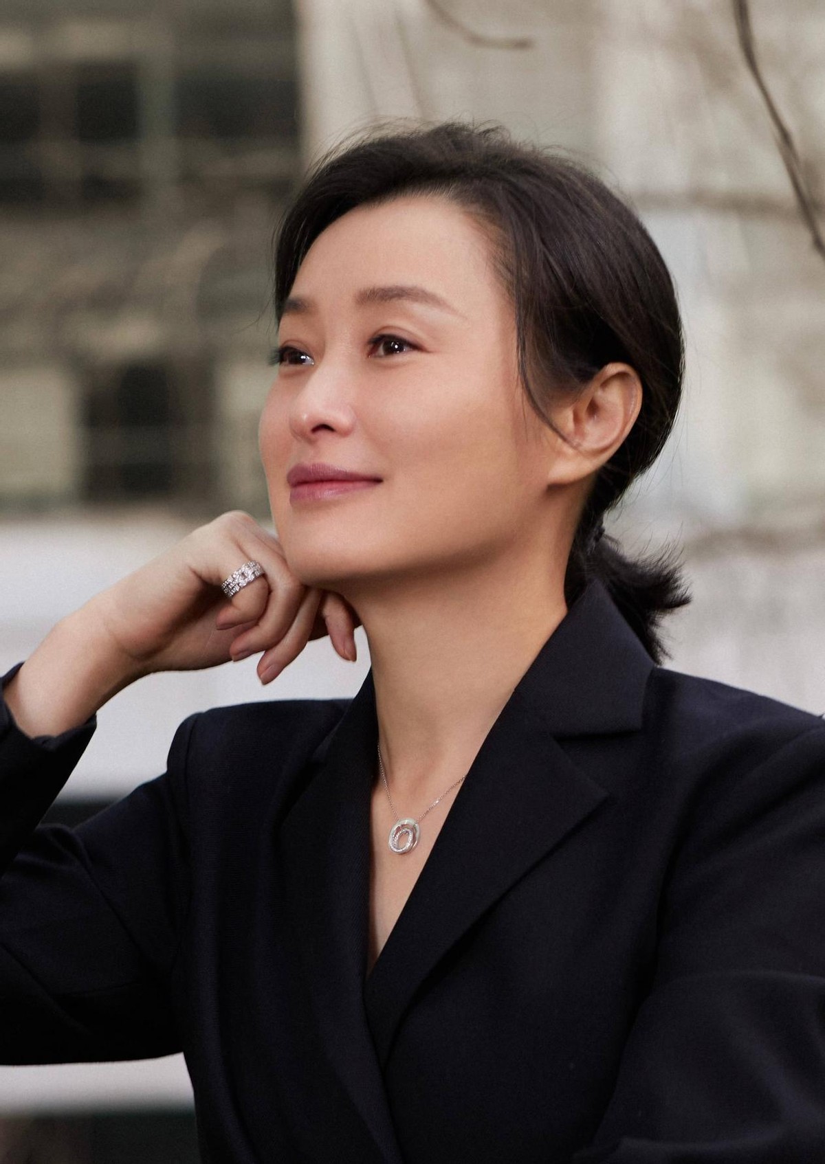 吴越的穿搭技巧有哪些特点,吴越同款短发