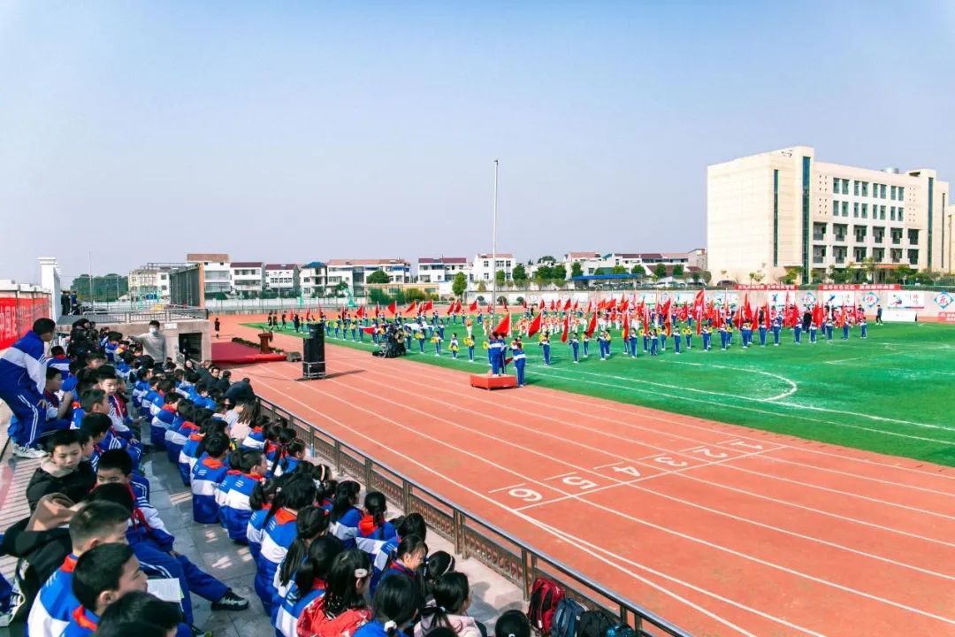 延期却不失约“美丽乡村足球季”志愿者和球队一起完成“加时赛”