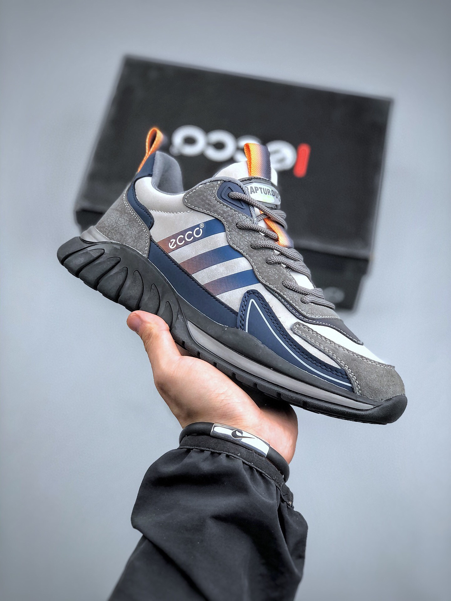 爱步户外减震运动鞋,爱步男士夏季新款户外运动鞋