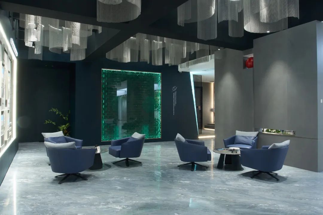 探寻“无垠石境”：透过逆势升级的展厅，读懂一个品牌