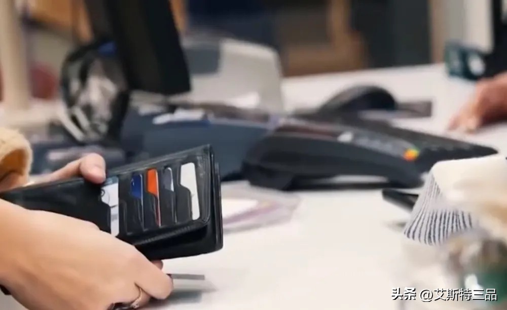 为什么现在的消费价格这么高,为何现在消费下降了