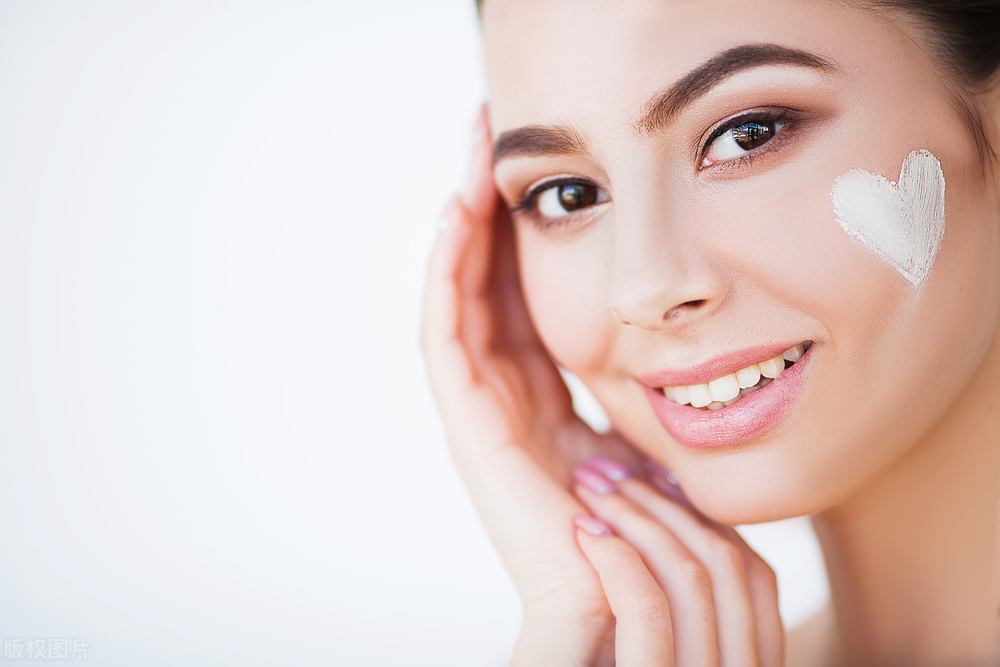 皮肤很敏感怎么办如何改善敏感皮,颧骨皮肤长期敏感泛红