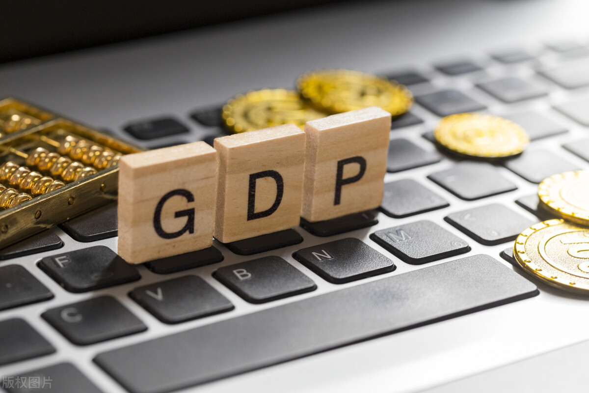 两任首相遇刺，折射日本经济困境，未来人均GDP能和我国拉齐吗？