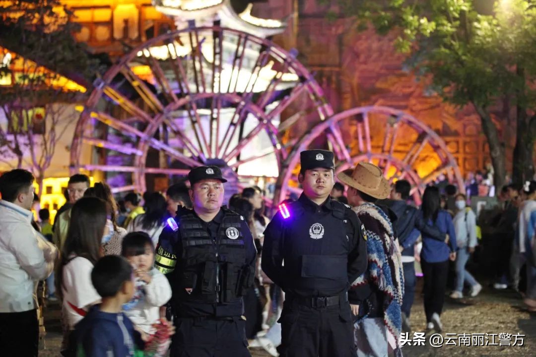 4500名警力加强安保措施,出动警力2100余人次护航群众出行