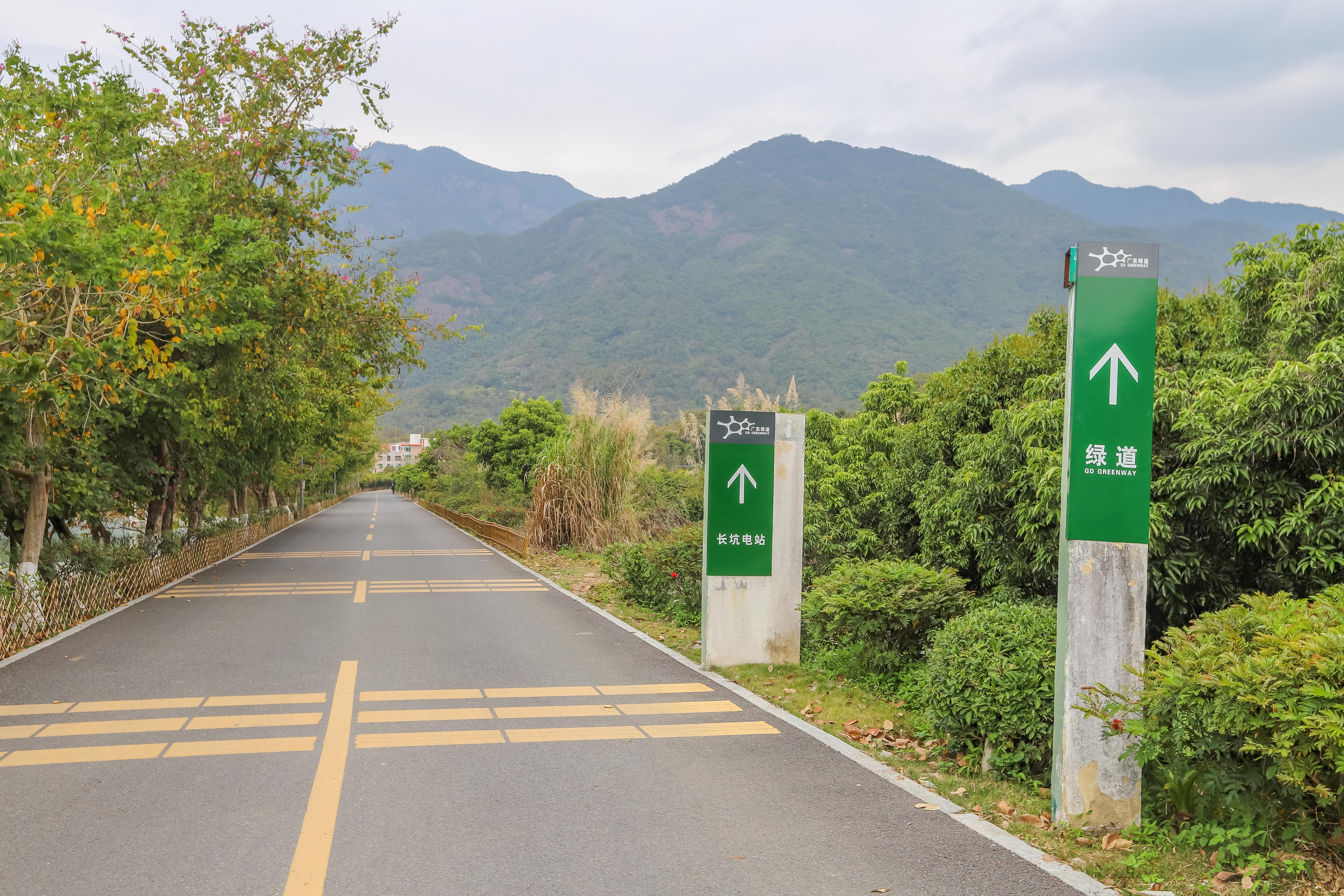 距离九寨沟不远的景点,距广州一千公里的地方