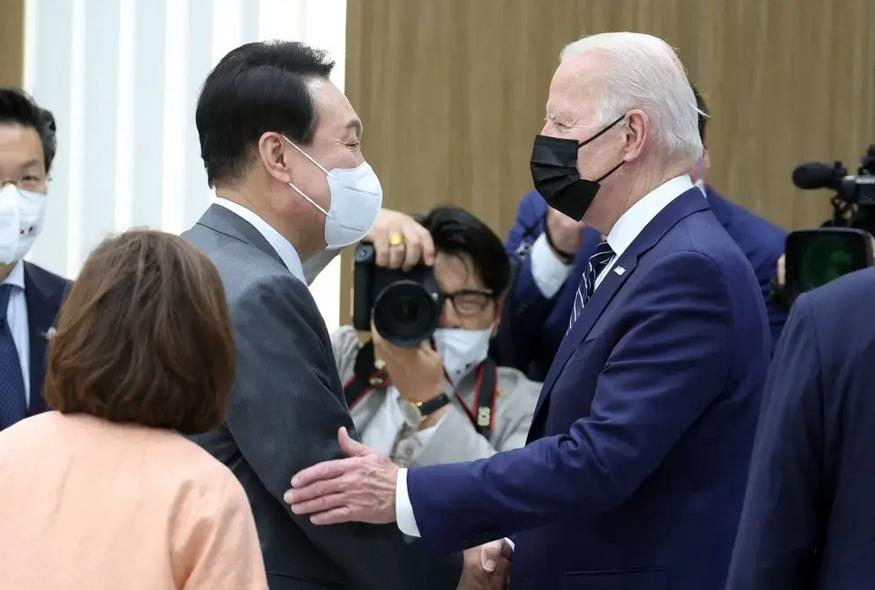 韩国男子国外遭殴打,韩裔男子在美被无端打伤